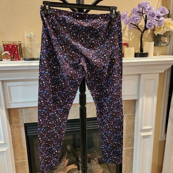 Colorful Patterned Leggings - Picture 2 of 3